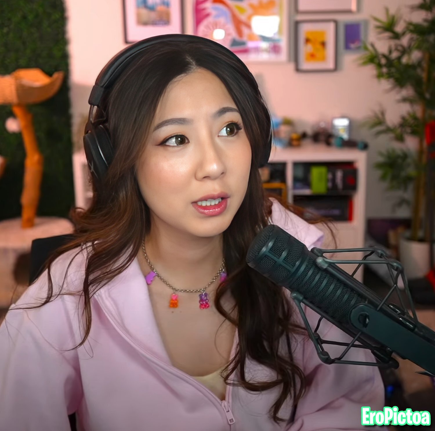Fuslie photo featuring petite - Part 82