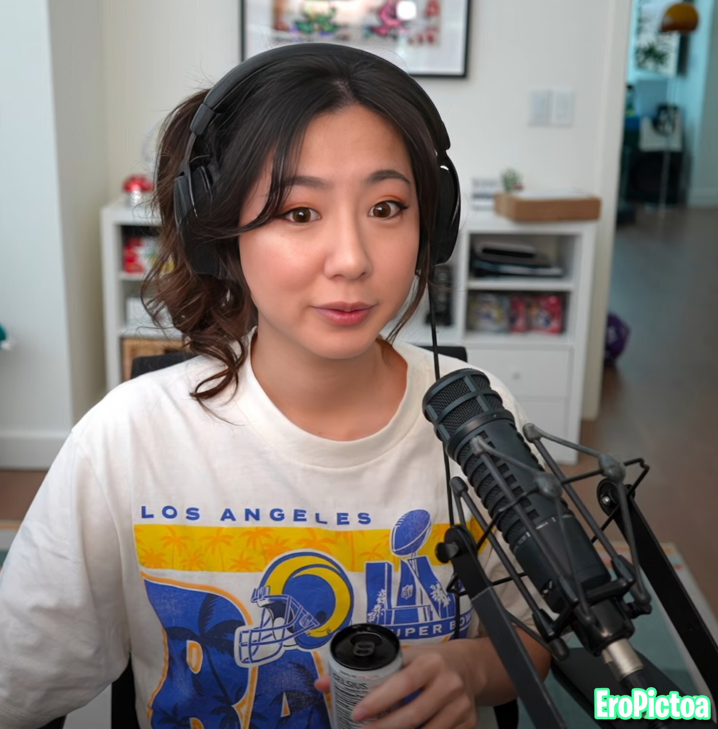 Fuslie [3] photo featuring long hair - Part 80