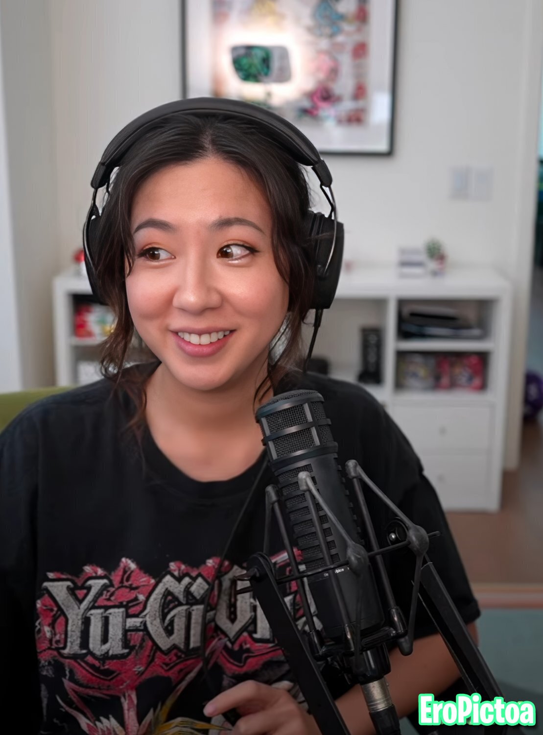 Fuslie [3] photo featuring brown eyes - Part 10