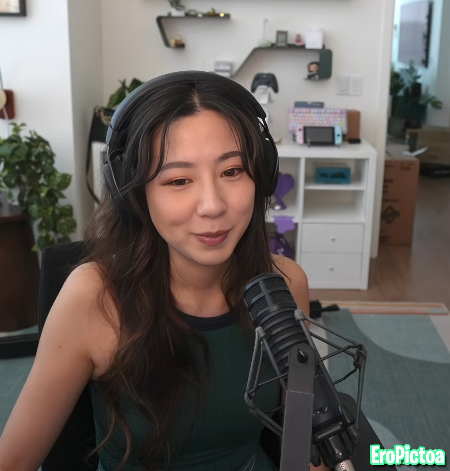 Fuslie [12] photo featuring chinese american - Part 19