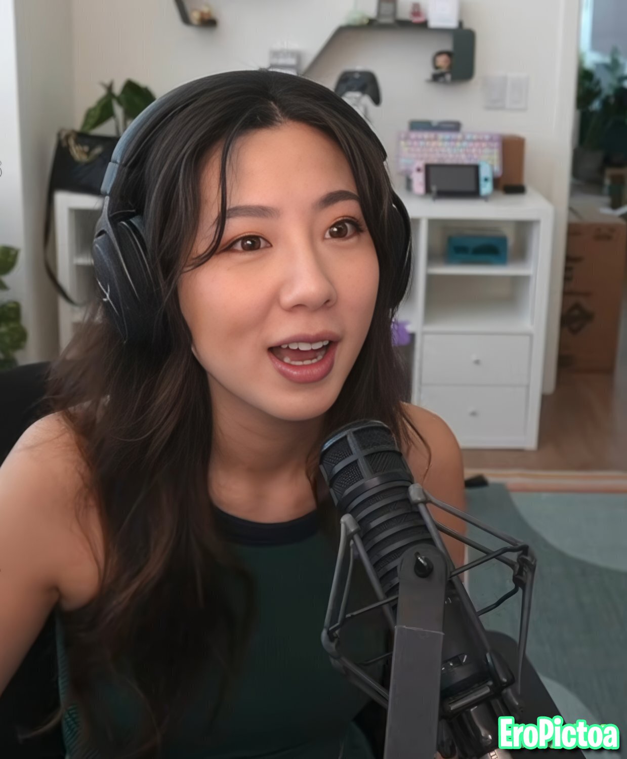 Fuslie [12] photo featuring perky - Part 21