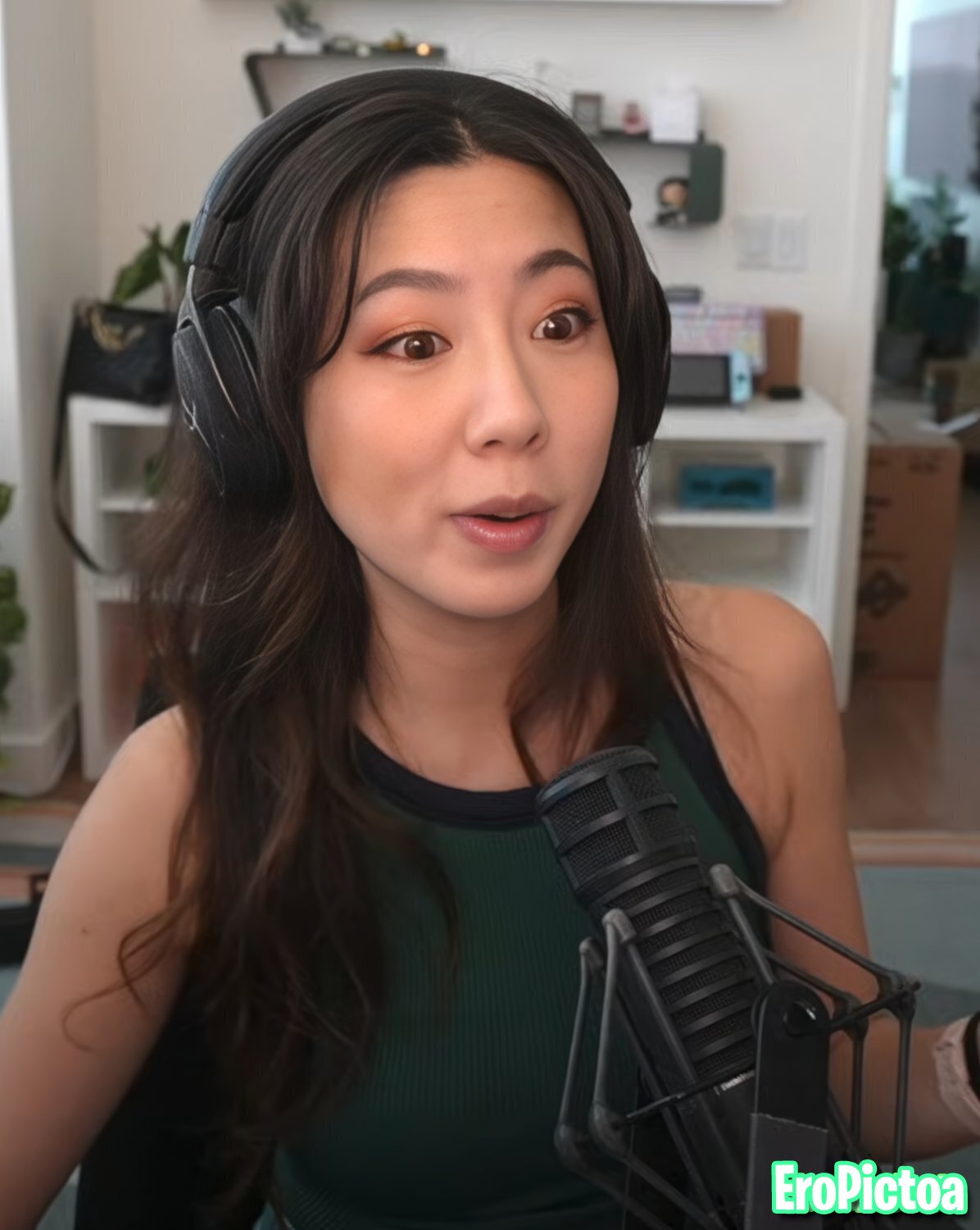 Fuslie [12] photo featuring brunette - Part 29
