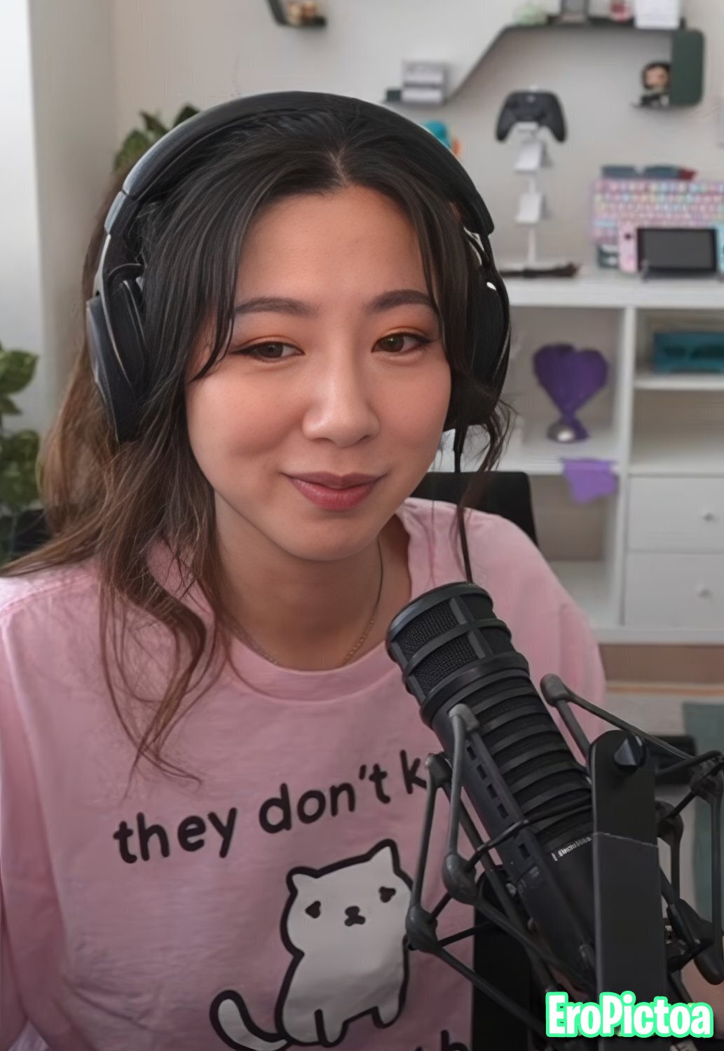 Fuslie [12] photo featuring perky - Part 7