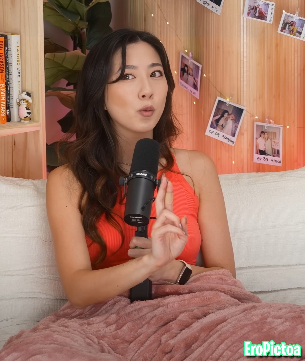 Fuslie [12] photo featuring influencer - Part 9