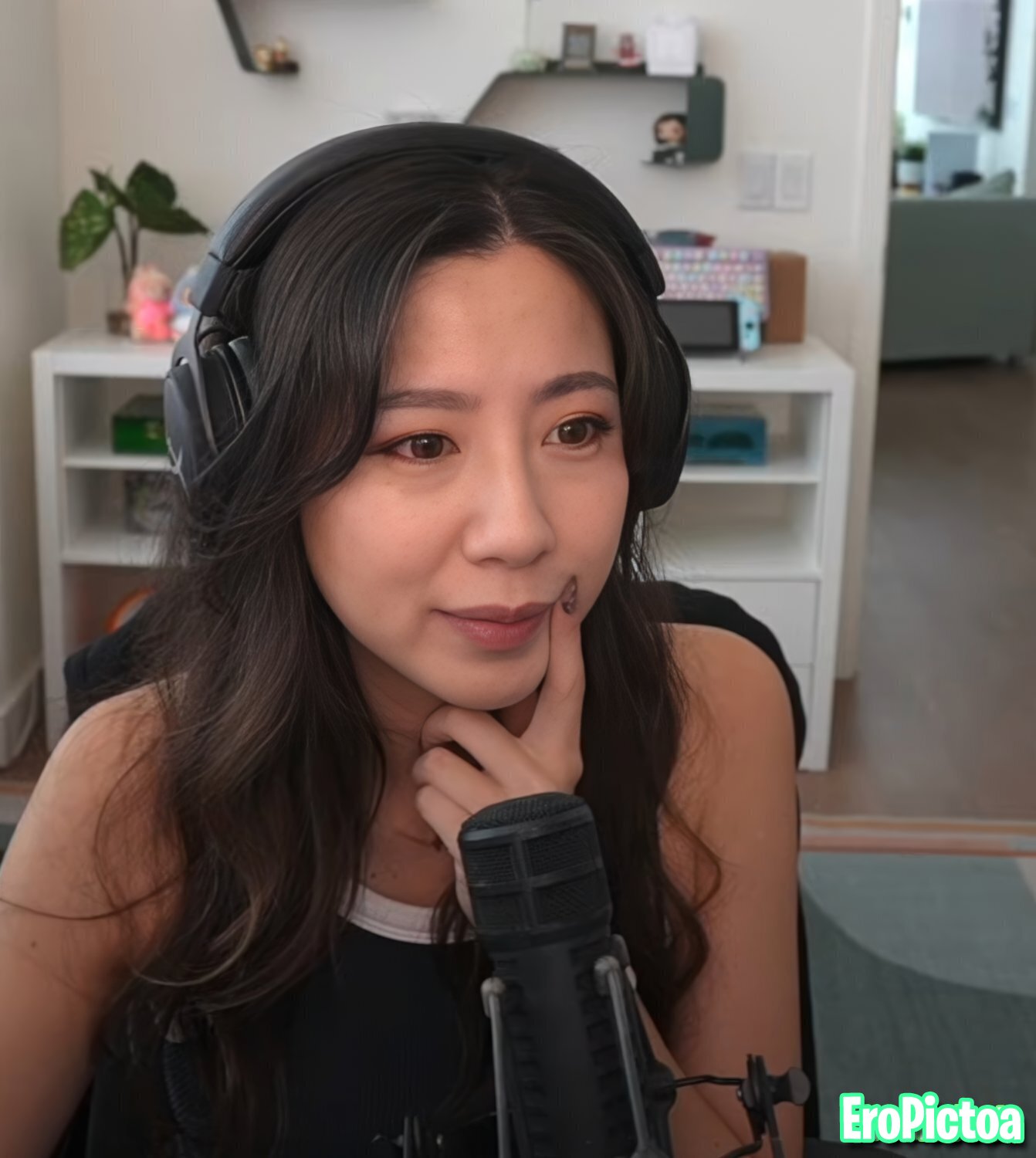Fuslie [12] photo featuring perky - Part 63