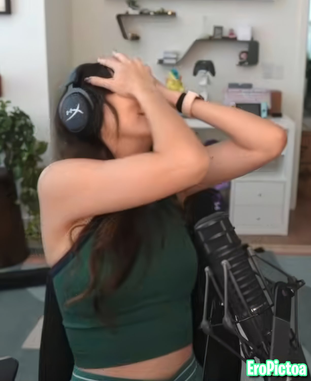 Fuslie [12] photo featuring streamer - Part 10