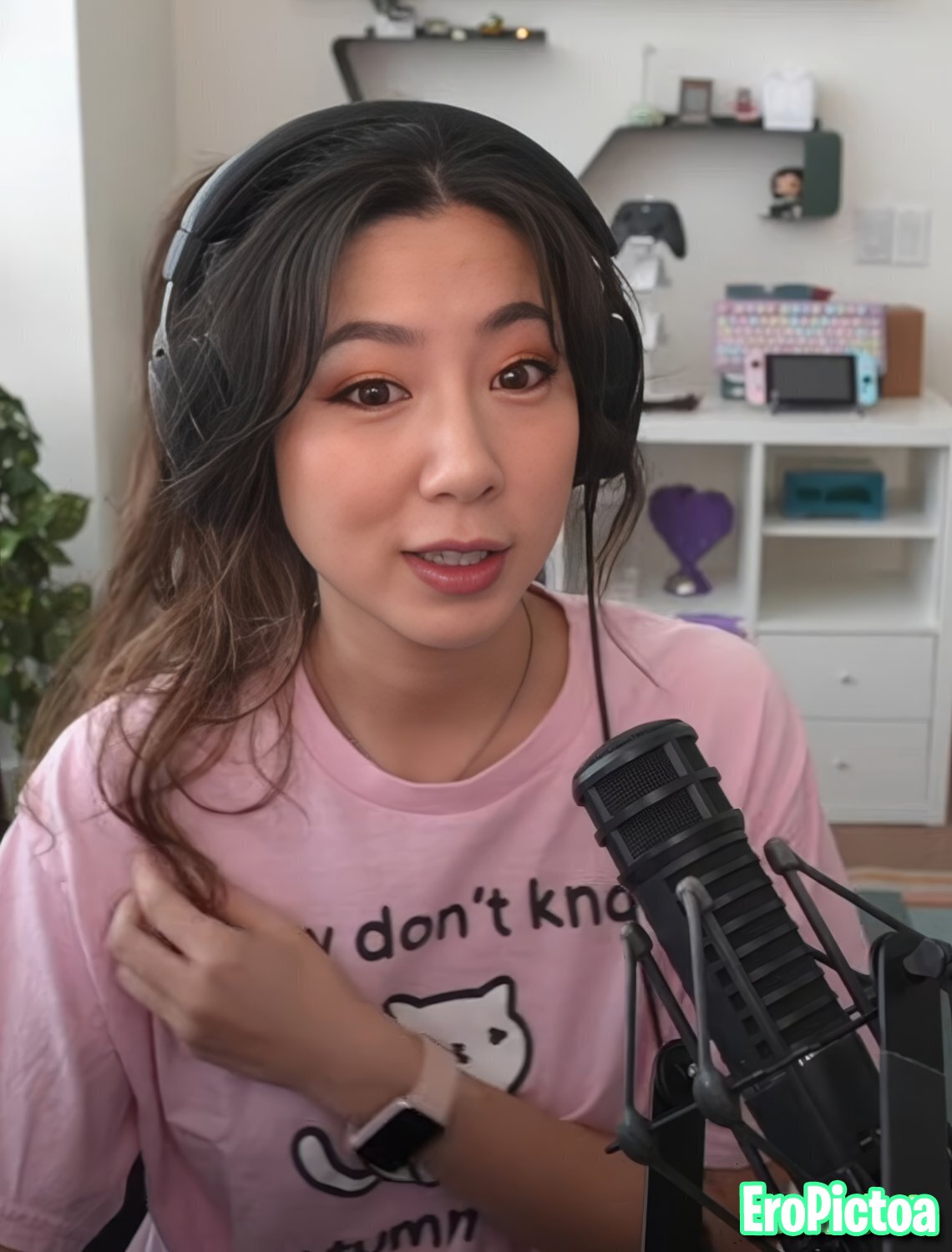 Fuslie [12] photo featuring streamer - Part 80