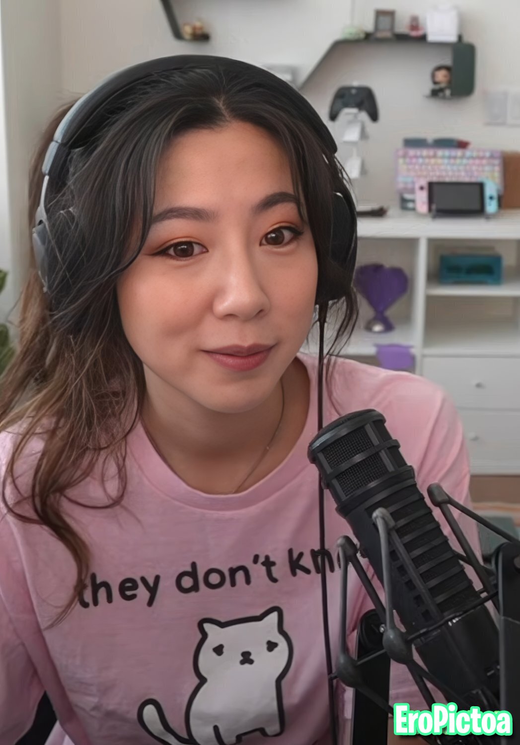 Fuslie [12] photo featuring long hair - Part 86