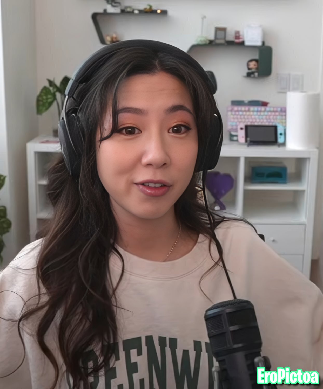 Fuslie [12] photo featuring twitch streamer - Part 96