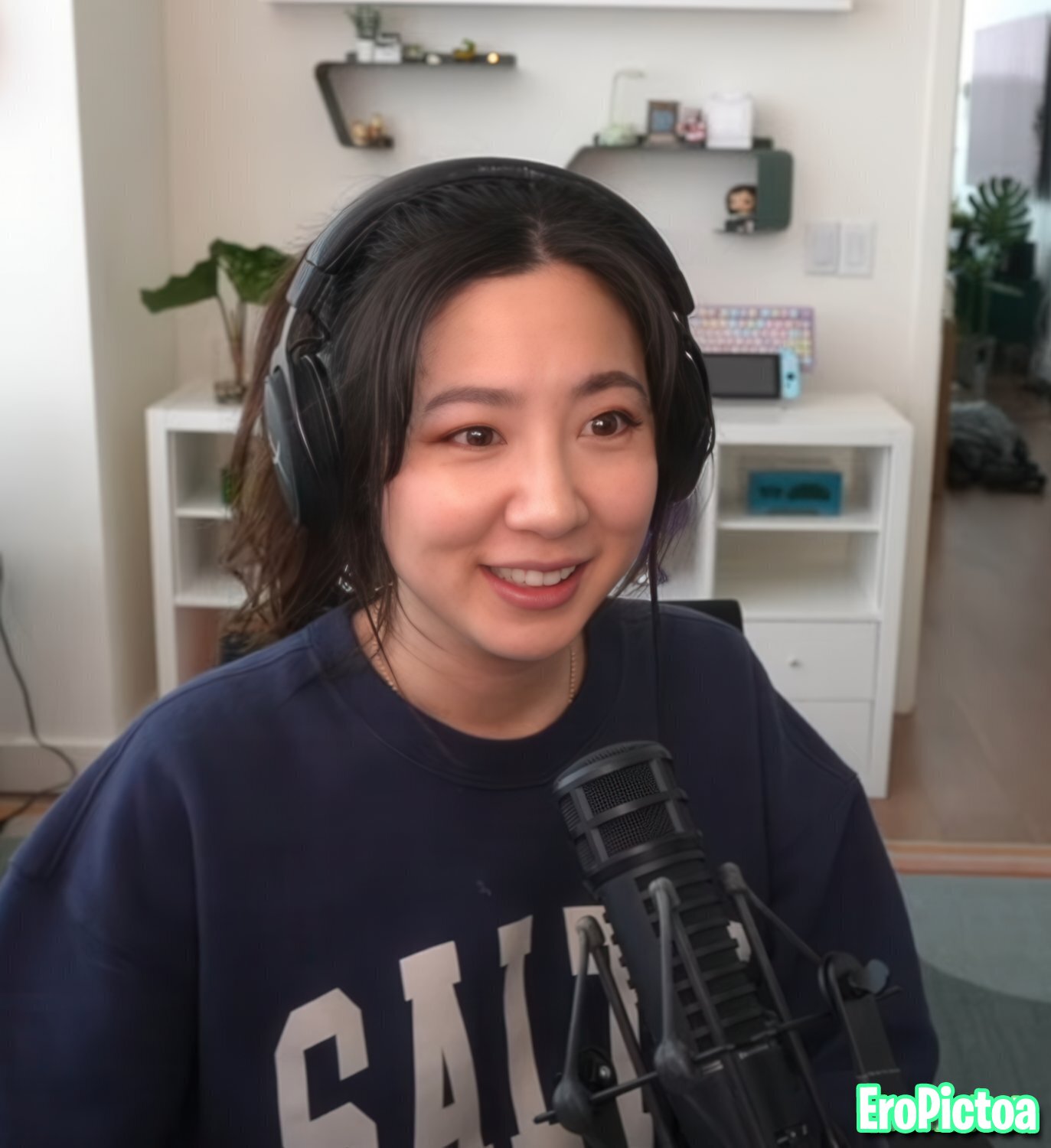 Fuslie [7] photo featuring chinese