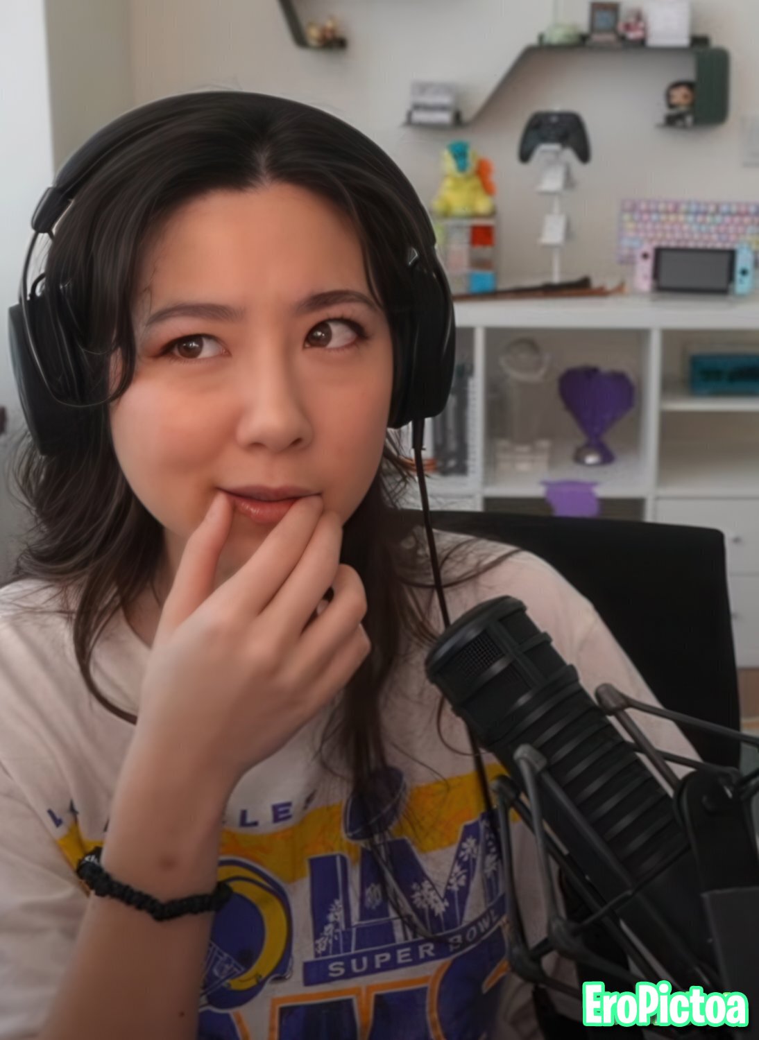 Fuslie [9] photo featuring long hair - Part 7