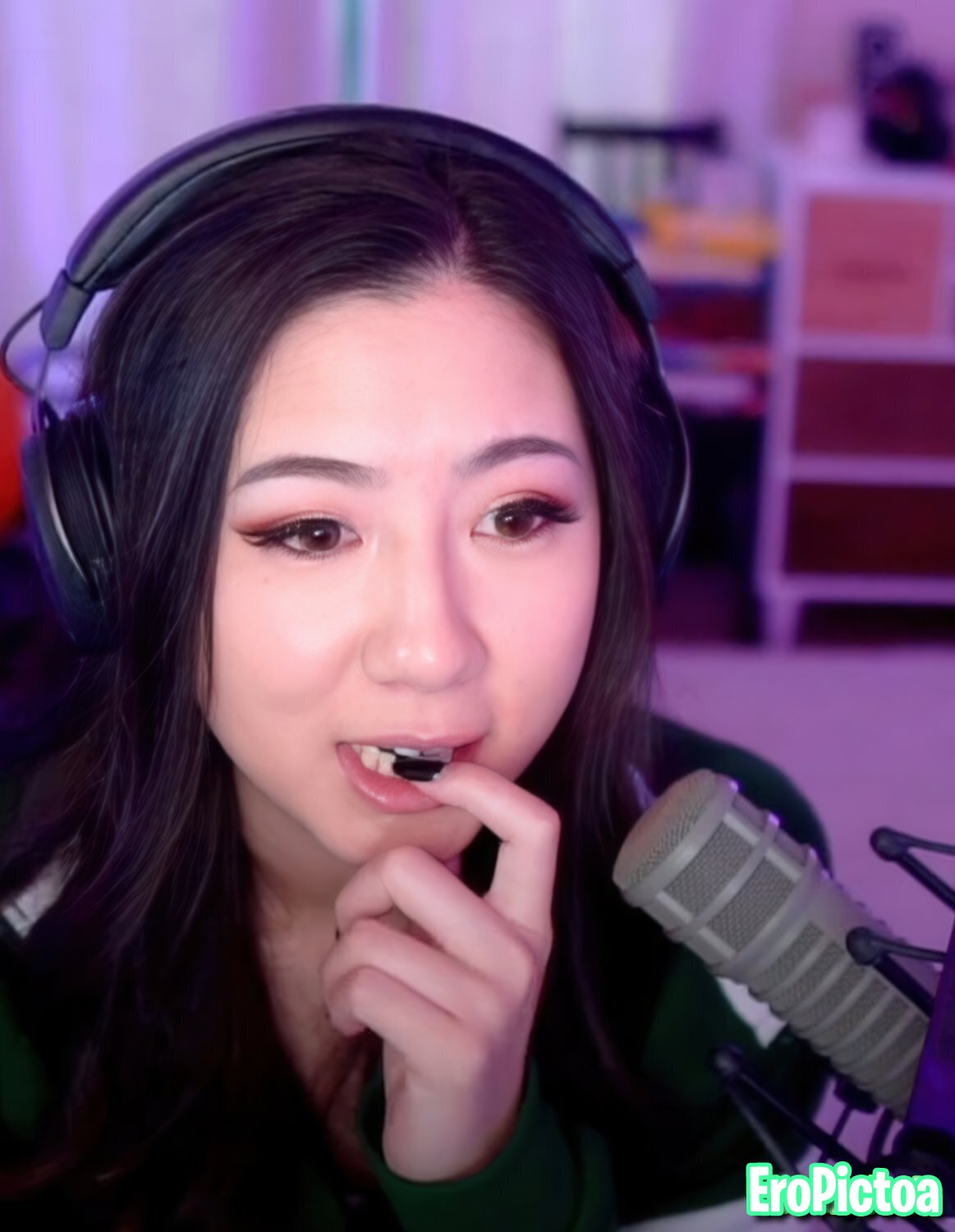 Fuslie [9] photo featuring twitch streamer - Part 68