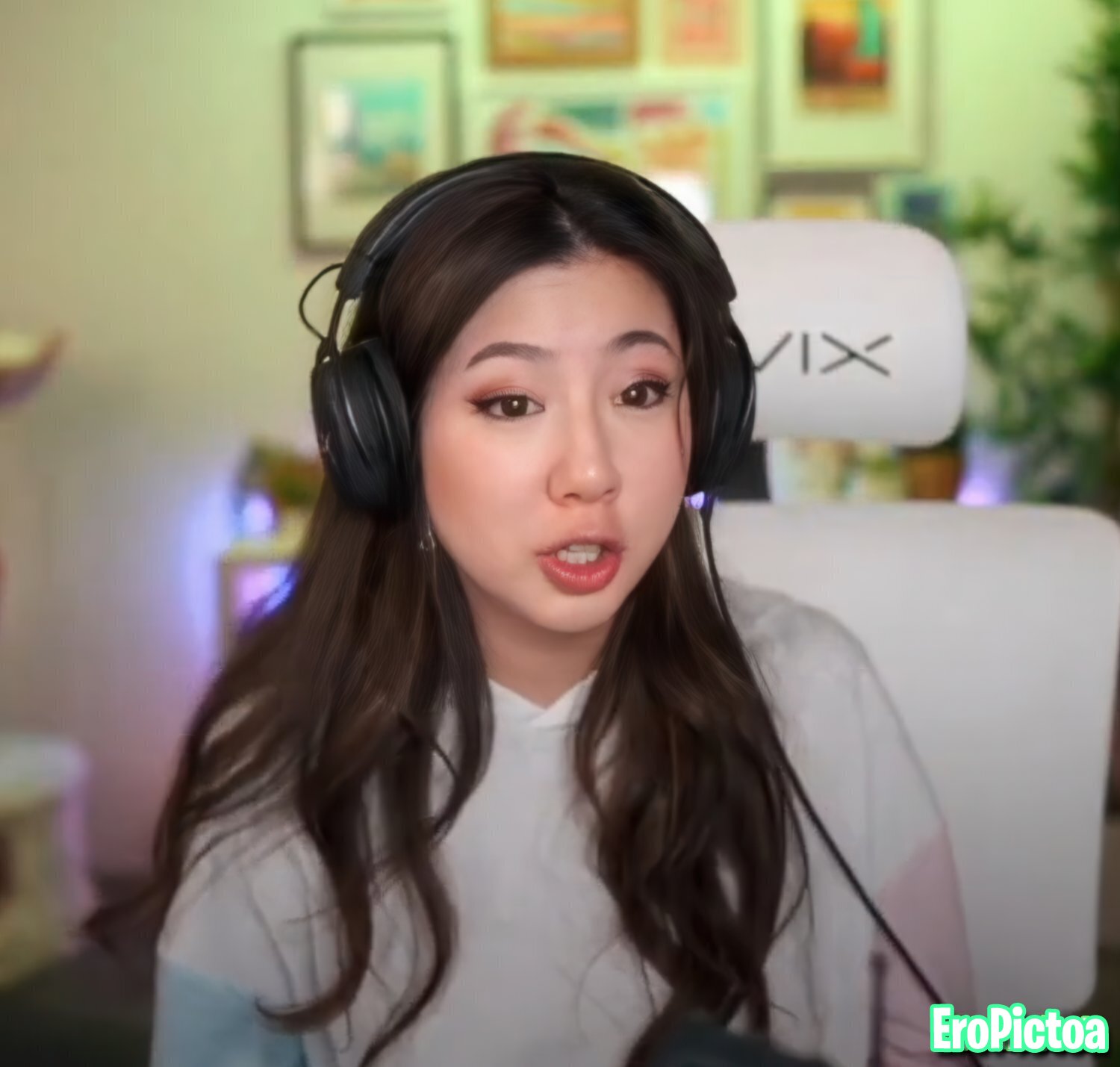 Fuslie [9] photo featuring influencer - Part 84