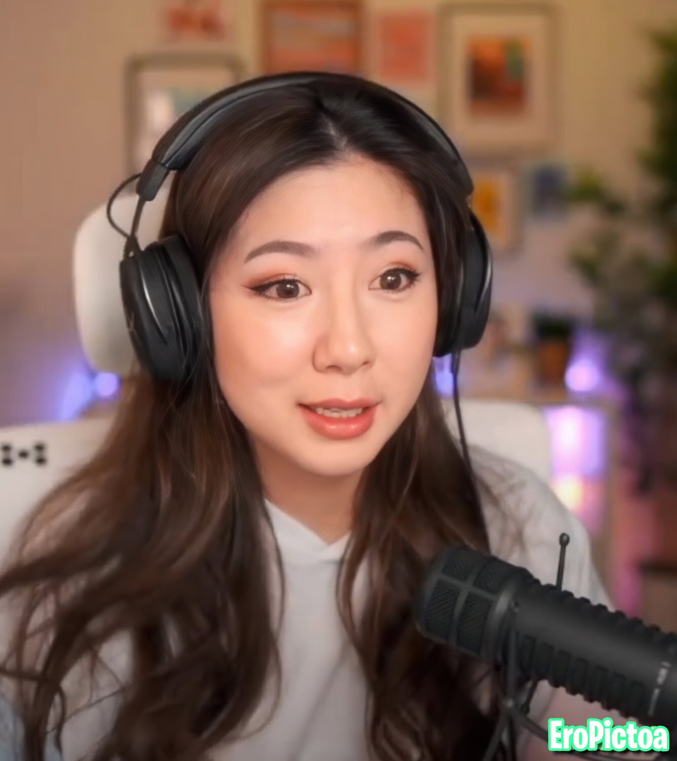 Fuslie [9] photo featuring twitch streamer - Part 87