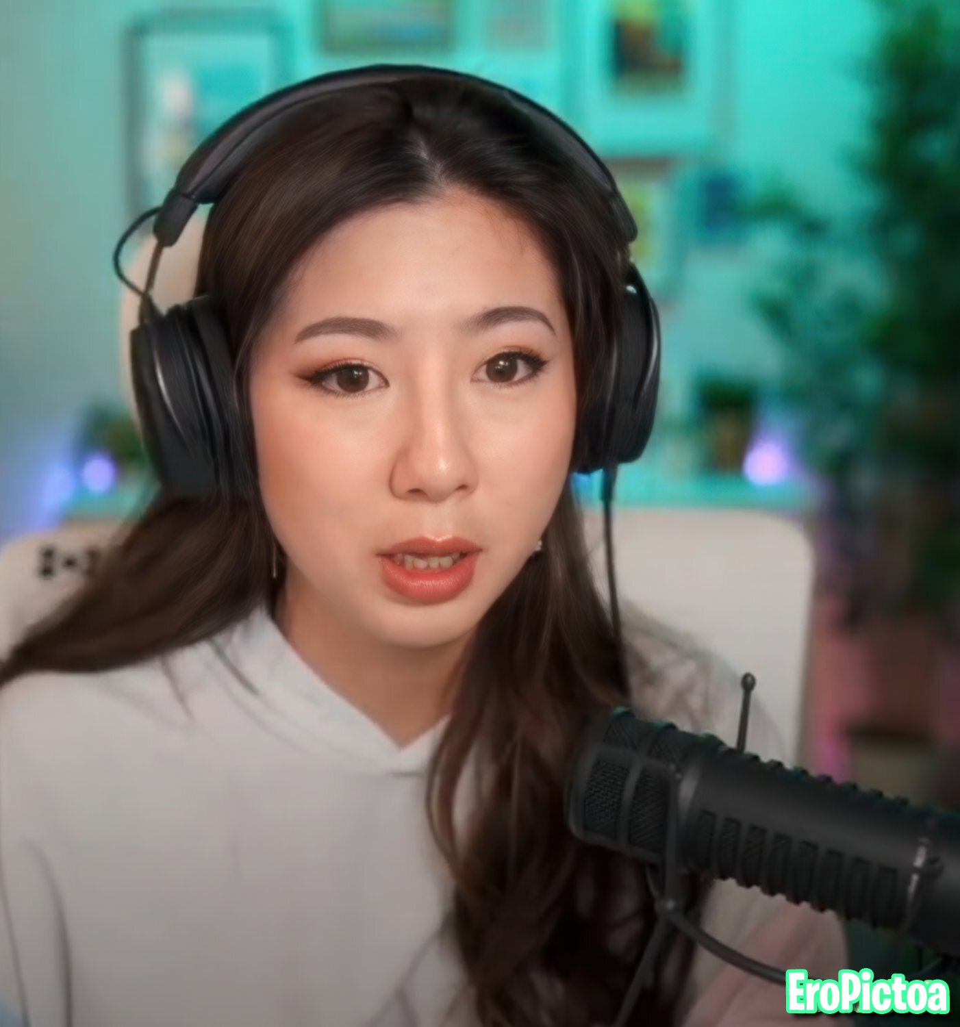 Fuslie [9] photo featuring perky - Part 89