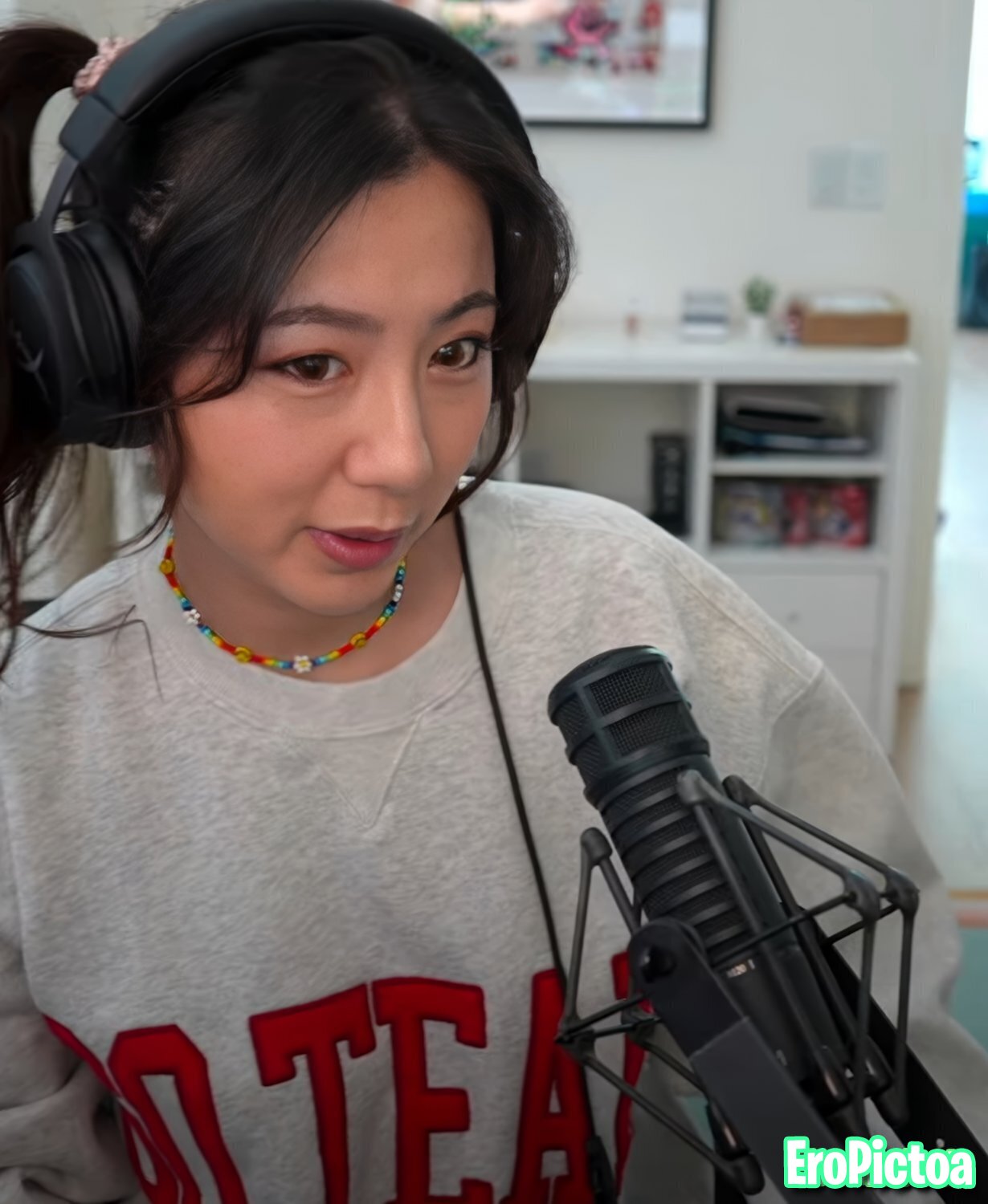 Fuslie [4] photo featuring asian - Part 1