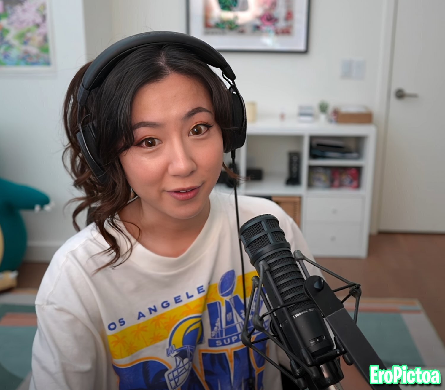 Fuslie [4] photo featuring long hair - Part 21