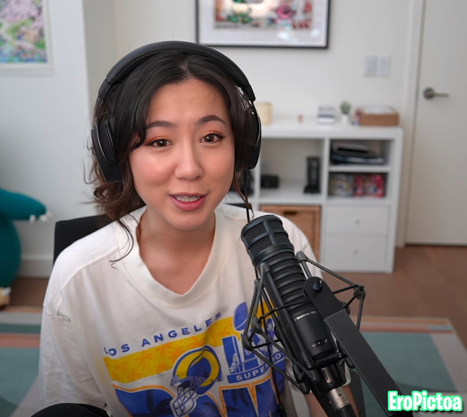 Fuslie [4] photo featuring influencer - Part 22
