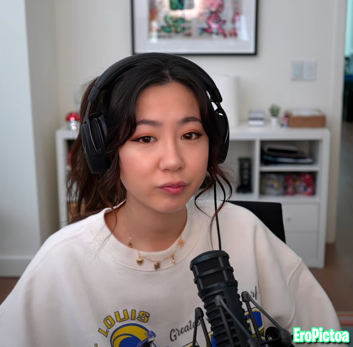 Fuslie [4] photo featuring streamer - Part 23