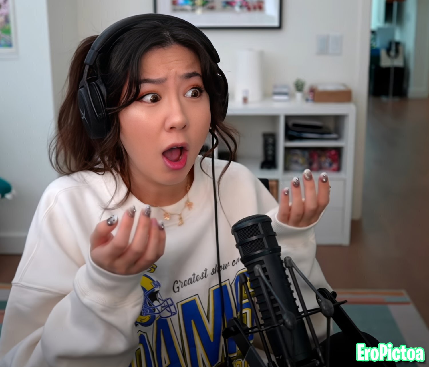 Fuslie [4] photo featuring brunette - Part 35