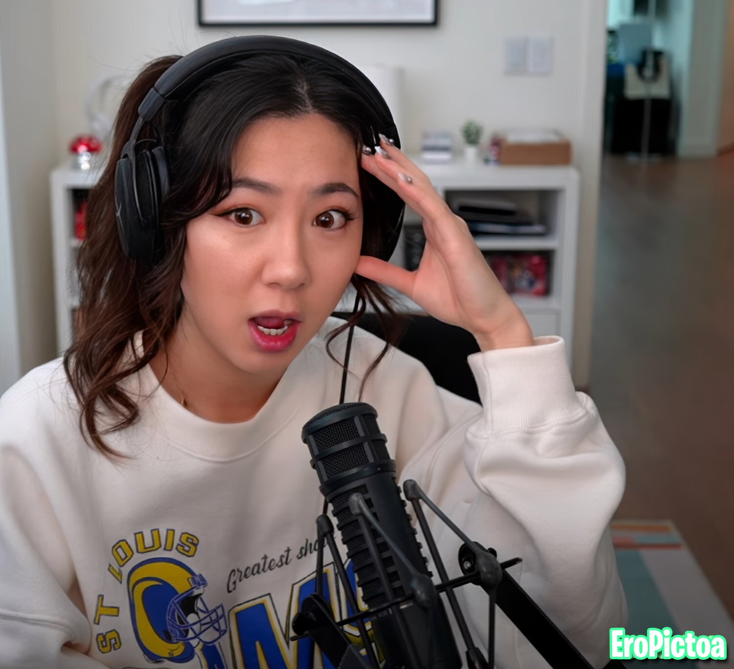 Fuslie [4] photo featuring influencer - Part 37