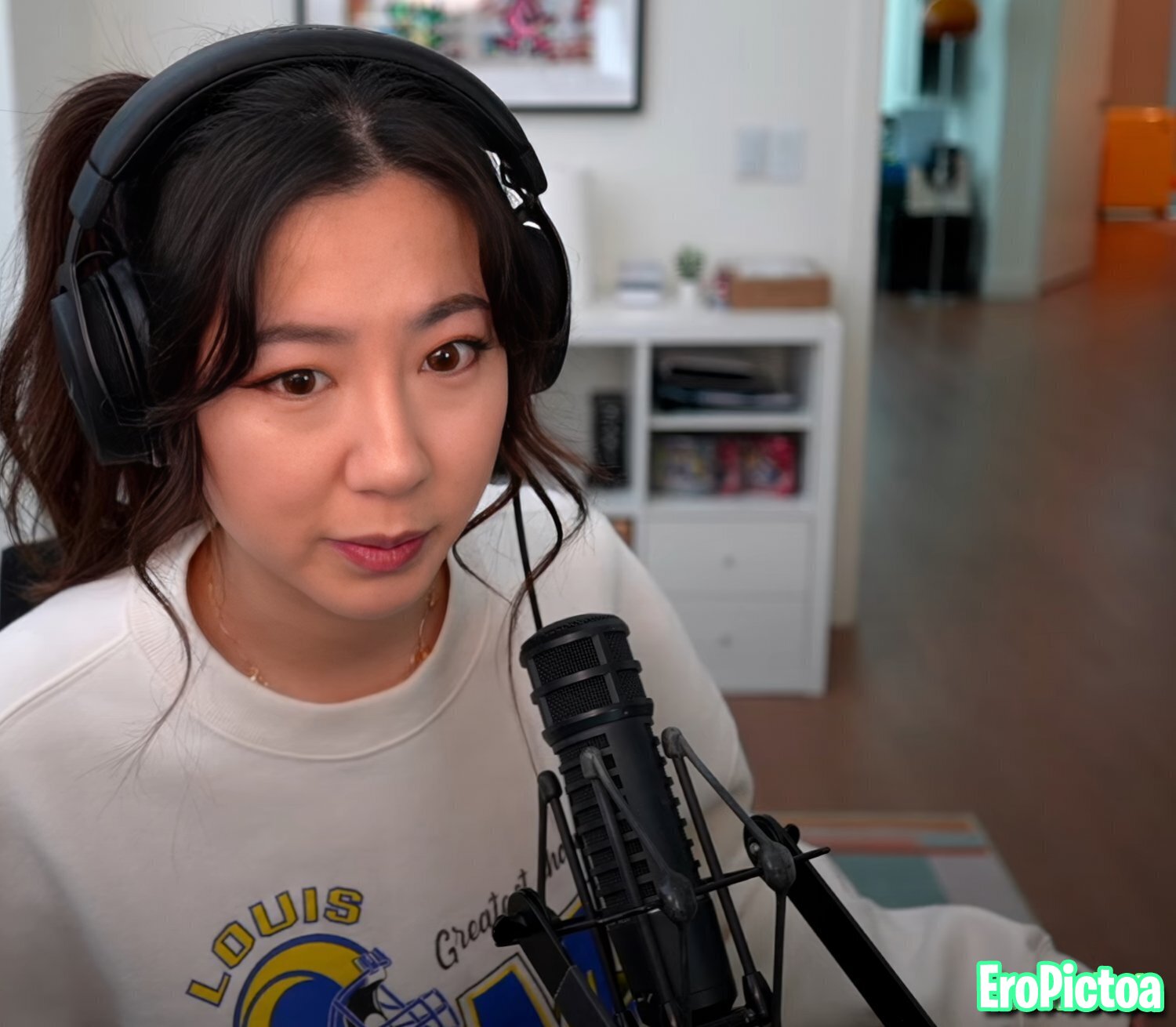 Fuslie [4] photo featuring streamer - Part 38