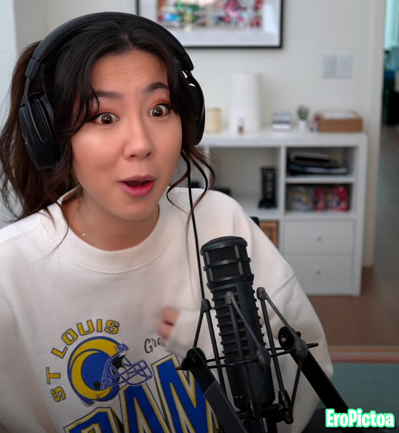 Fuslie [4] photo featuring twitch streamer - Part 39