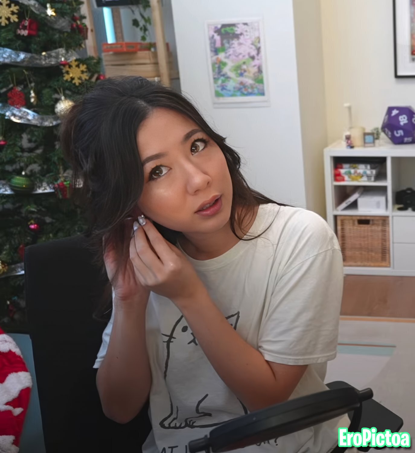 Fuslie [4] photo featuring long hair - Part 66