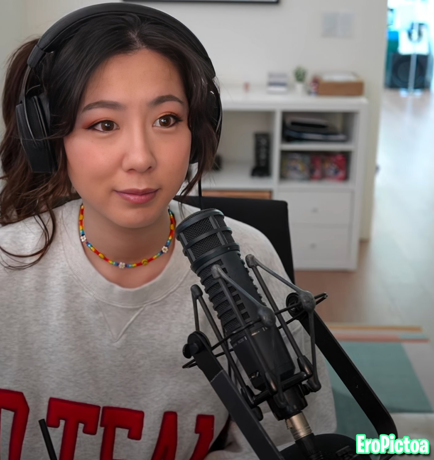 Fuslie [4] photo featuring streamer - Part 8
