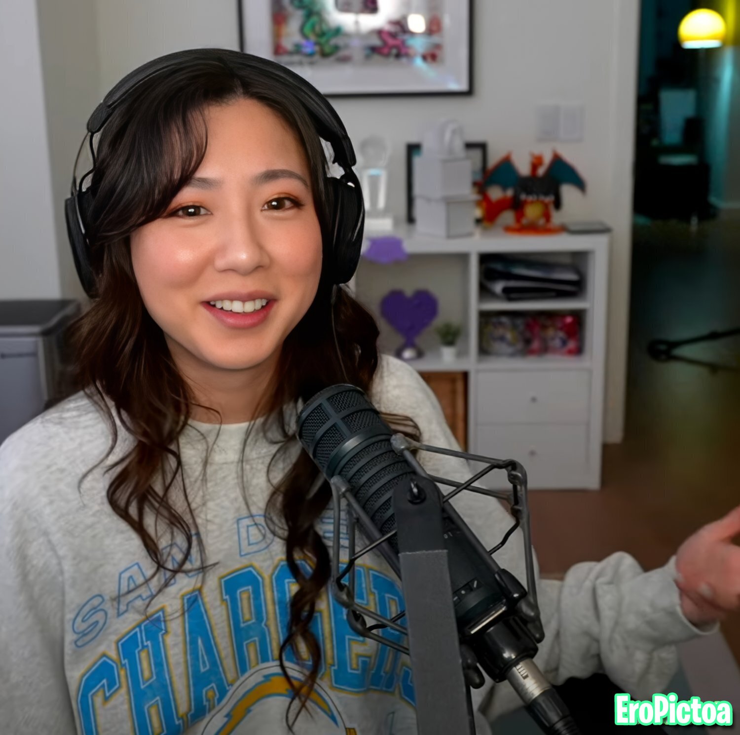 Fuslie [4] photo featuring gamer girl - Part 88