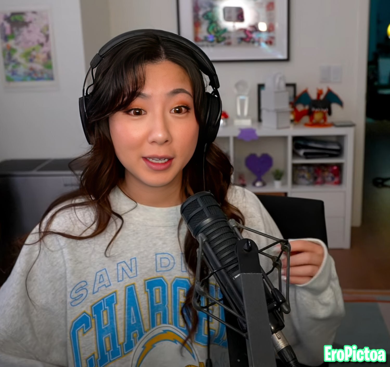 Fuslie [4] photo featuring brunette - Part 95
