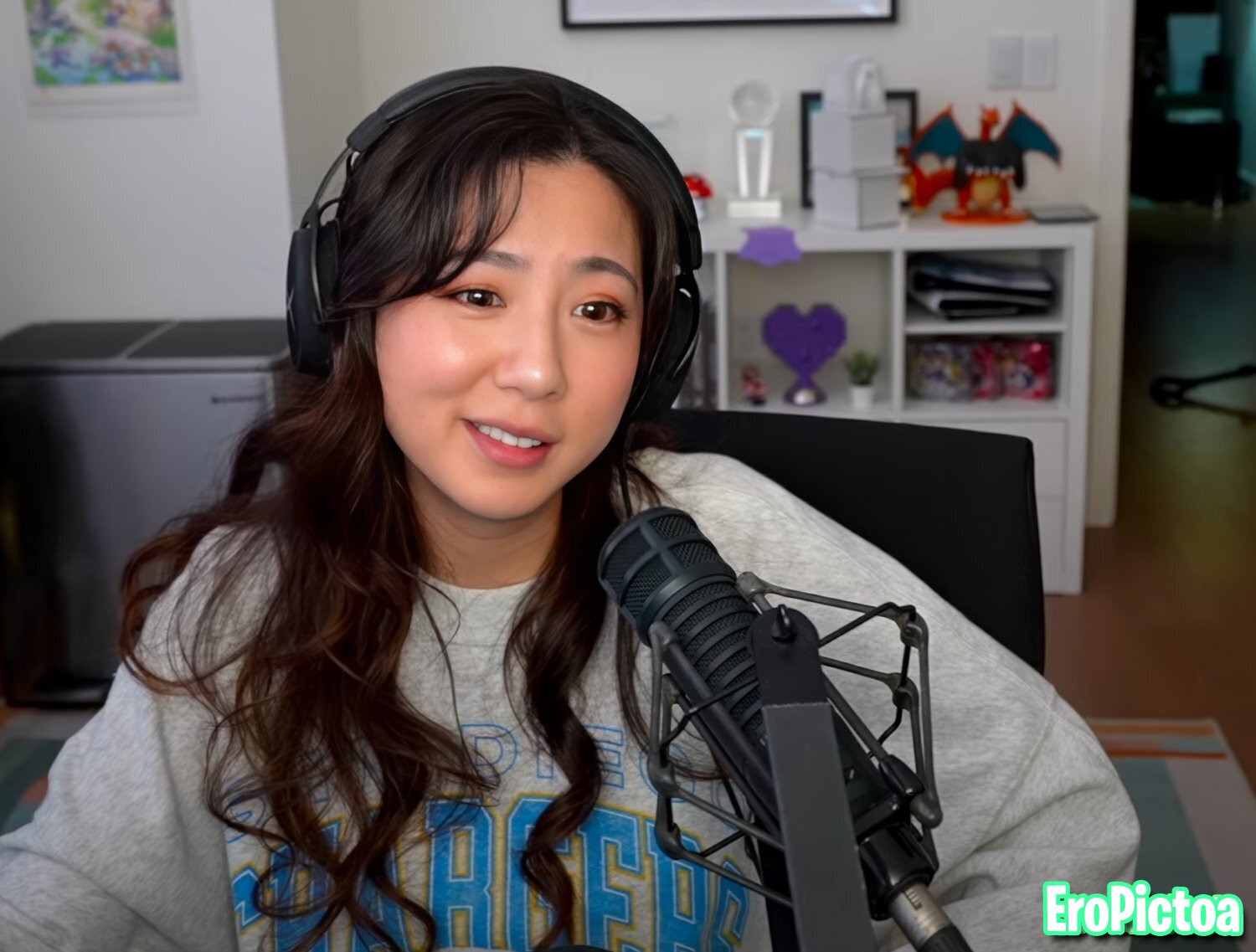 Fuslie [4] photo featuring influencer - Part 97