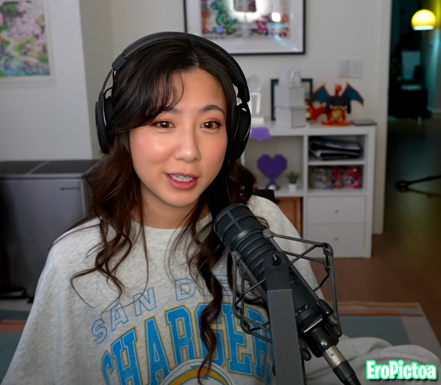 Fuslie [4] photo featuring streamer - Part 98