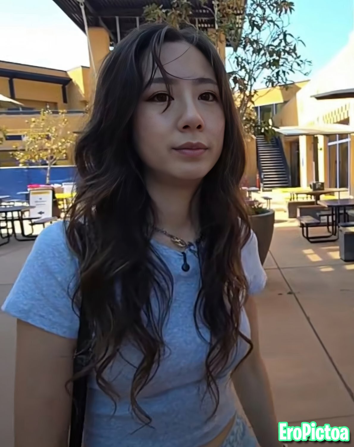 Fuslie [13] photo featuring brunette