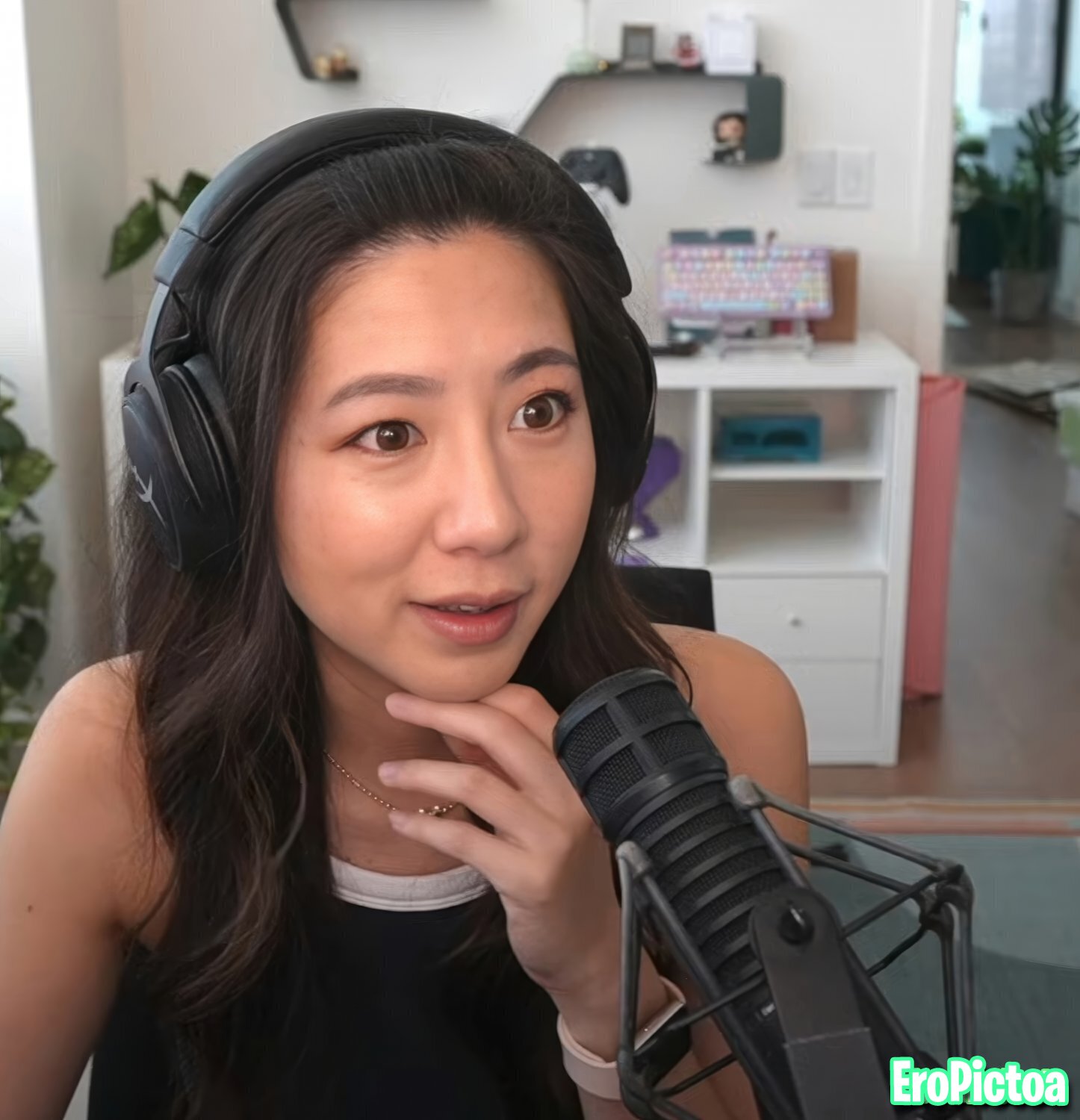 Fuslie [13] photo featuring twitch streamer