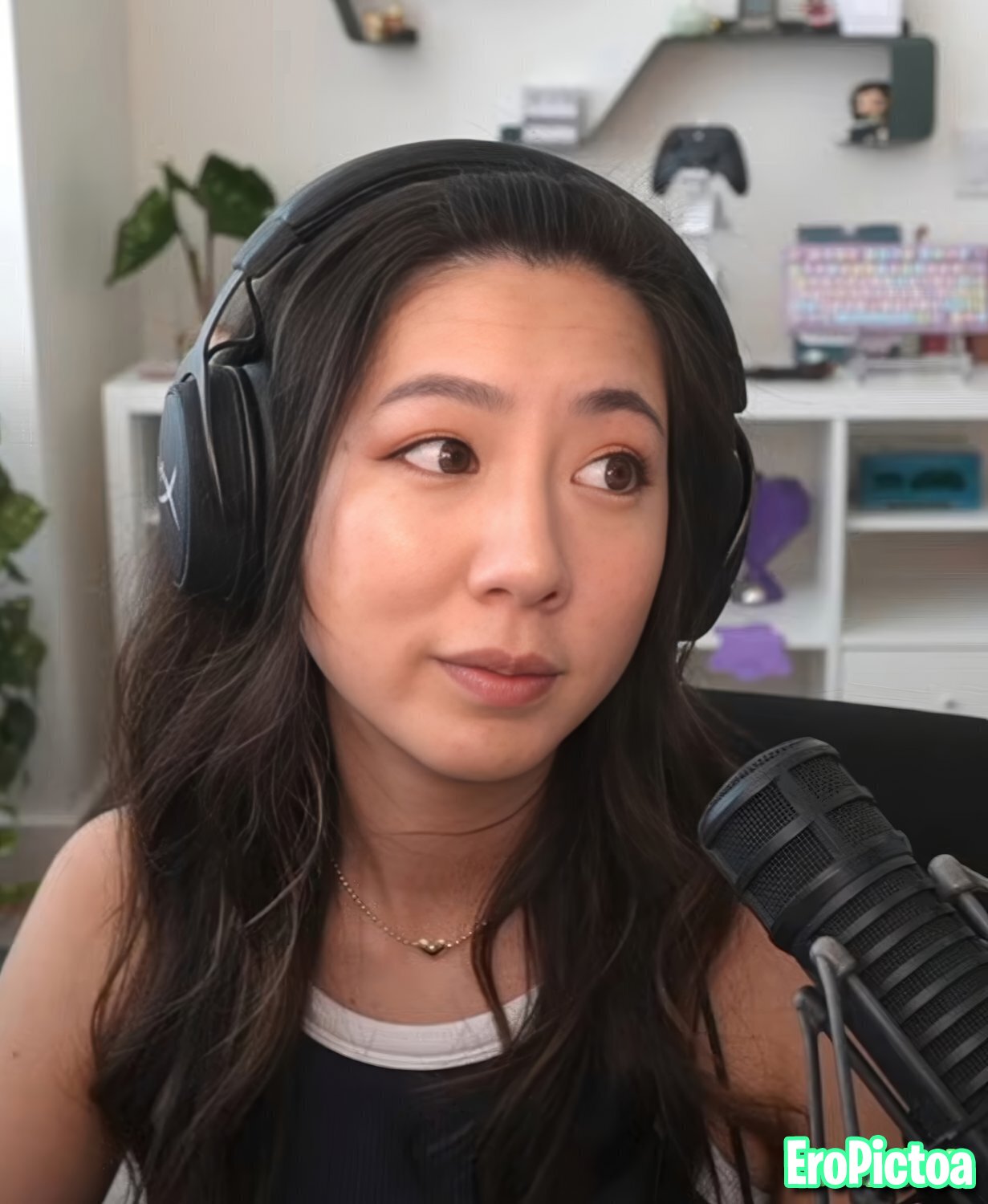 Fuslie [13] photo featuring PRK69420