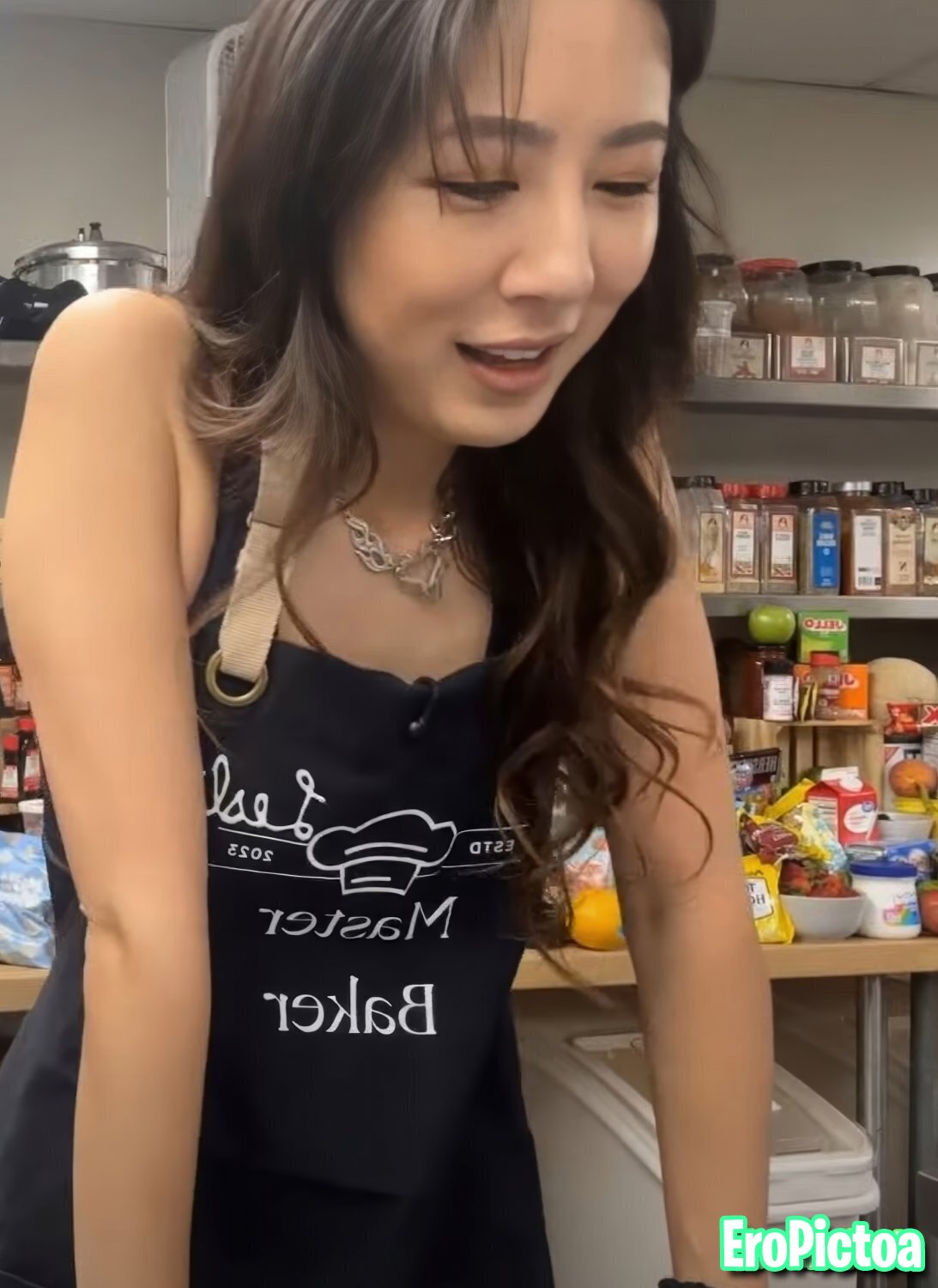 Fuslie [13] photo featuring petite