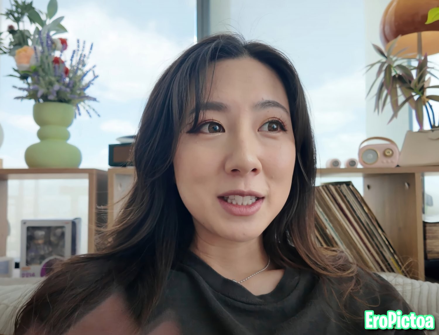 Fuslie [13] photo featuring perky