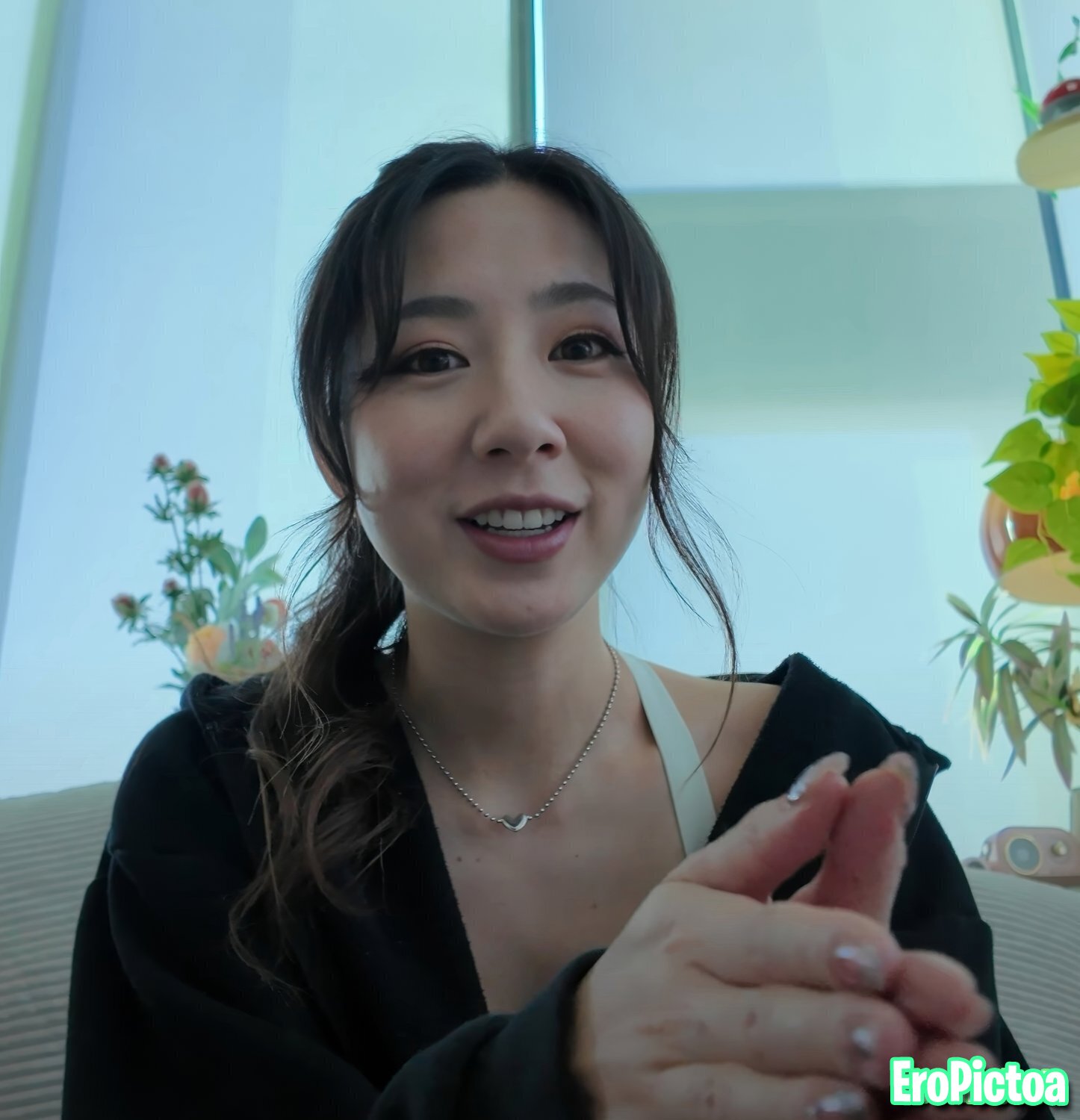 Fuslie [13] photo featuring petite