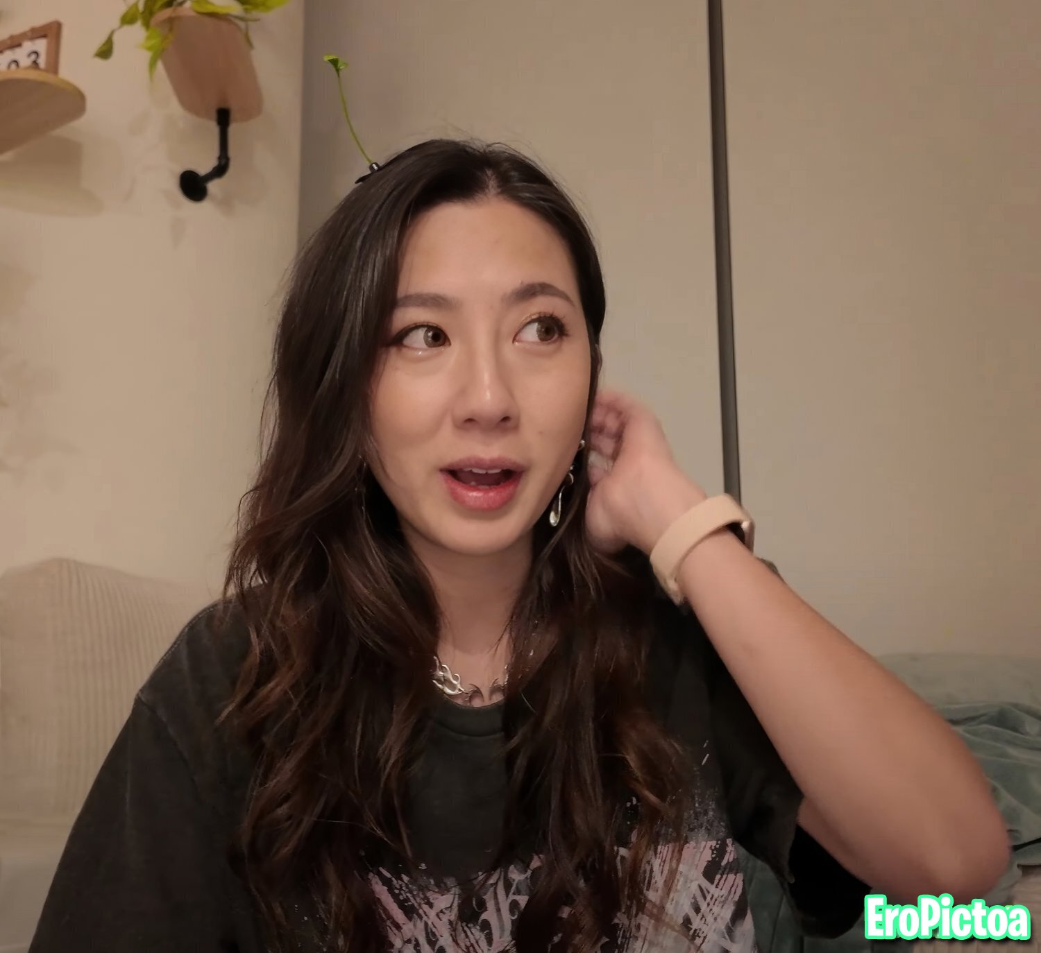 Fuslie [13] photo featuring natural