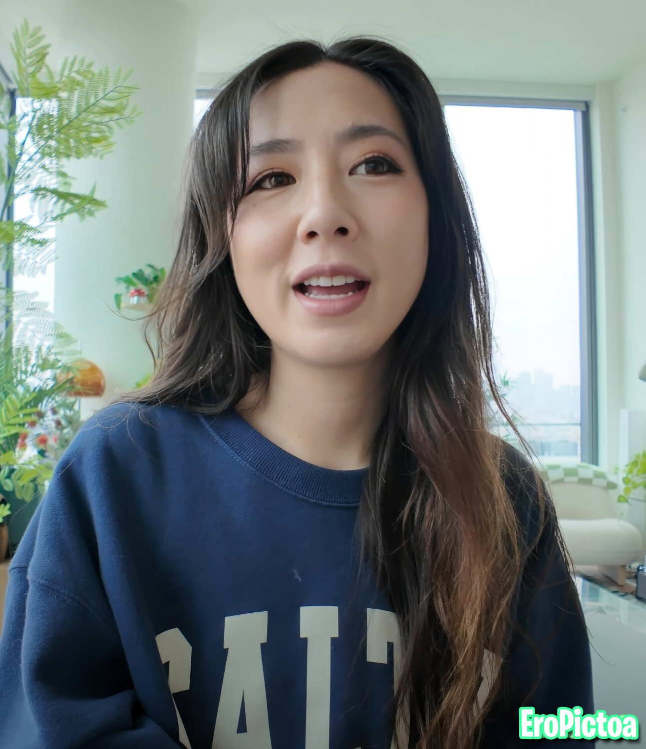 Fuslie [13] photo featuring asian