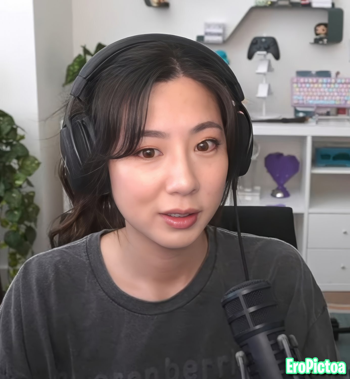 Fuslie [13] photo featuring twitch streamer