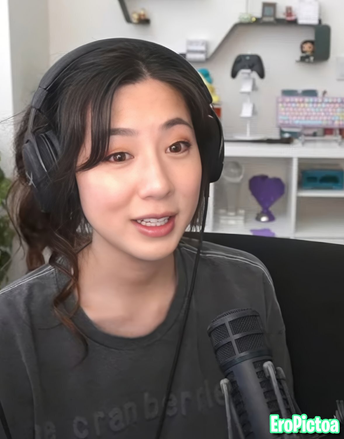 Fuslie [13] photo featuring asian