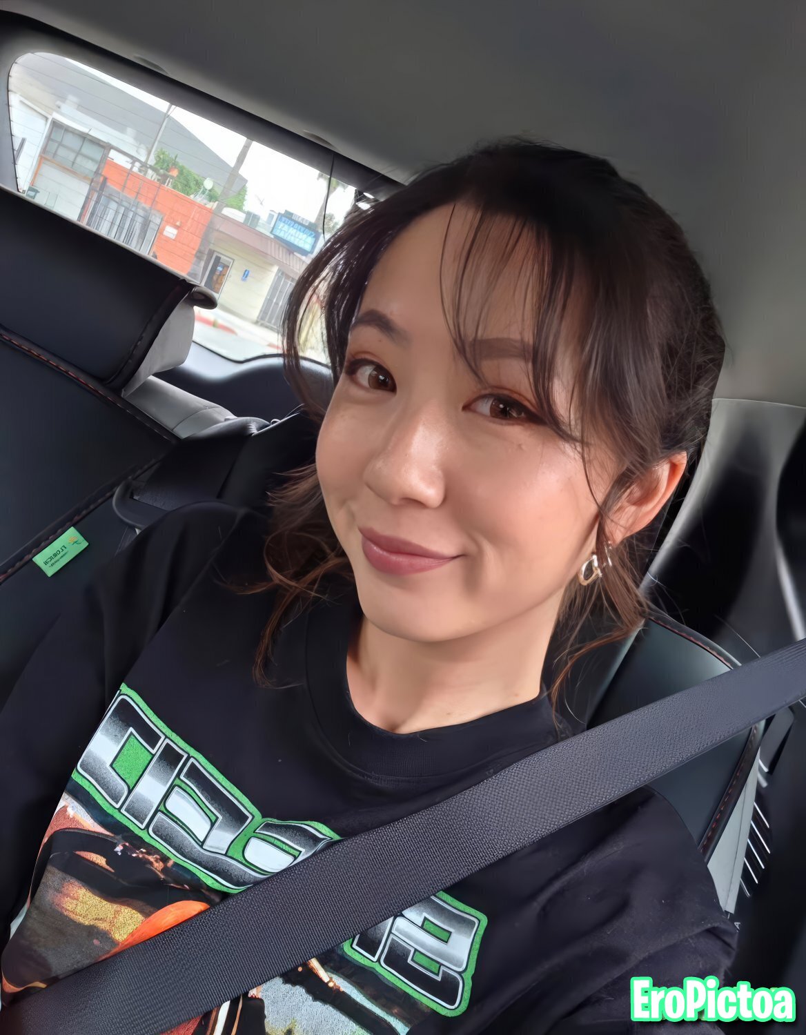 Fuslie [13] photo featuring influencer