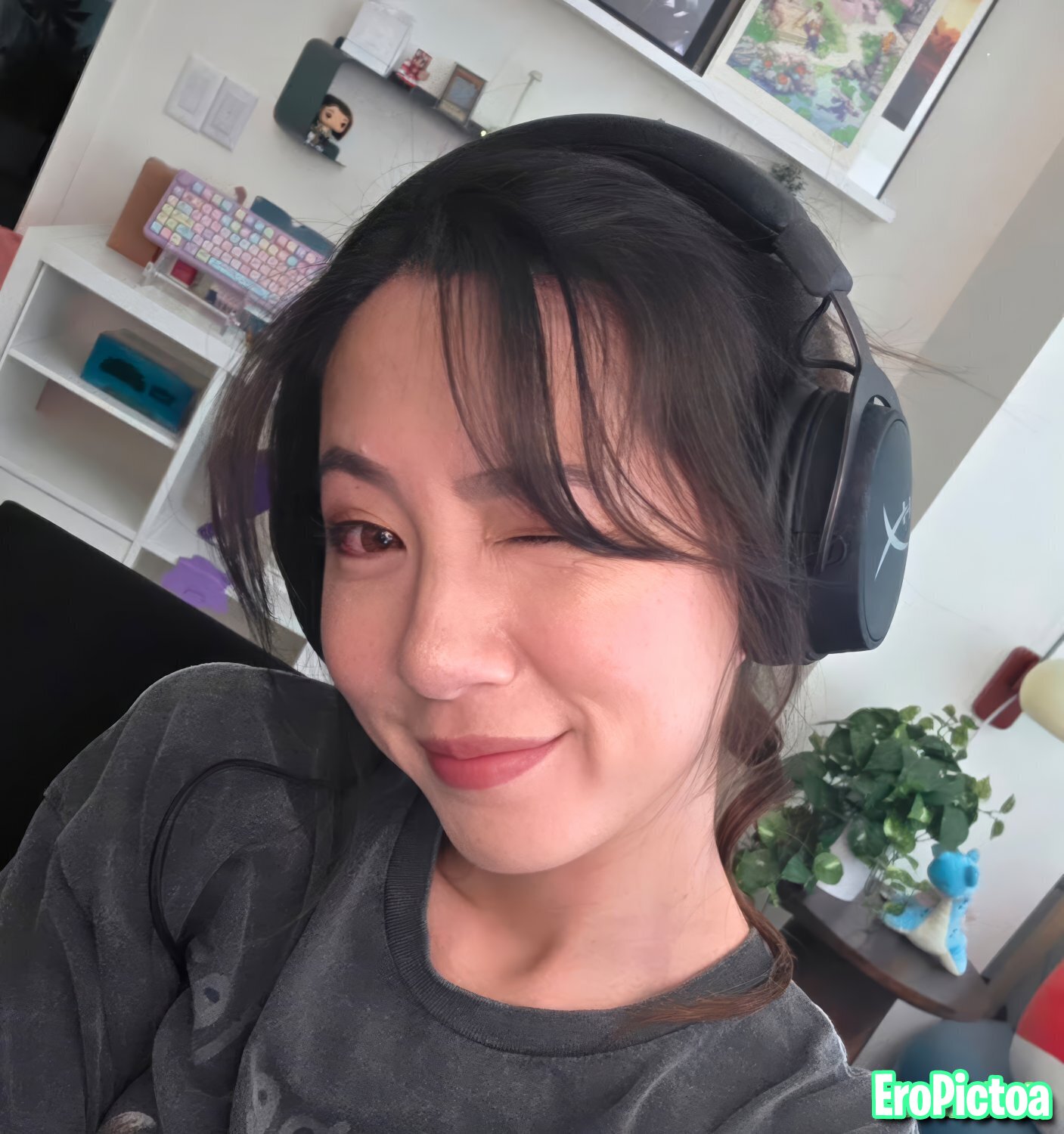 Fuslie [13] photo featuring chinese