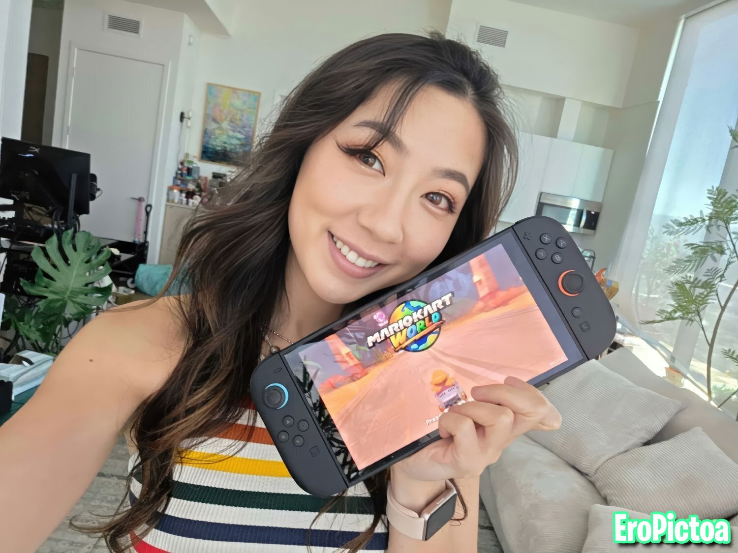 Fuslie [13] photo featuring perky