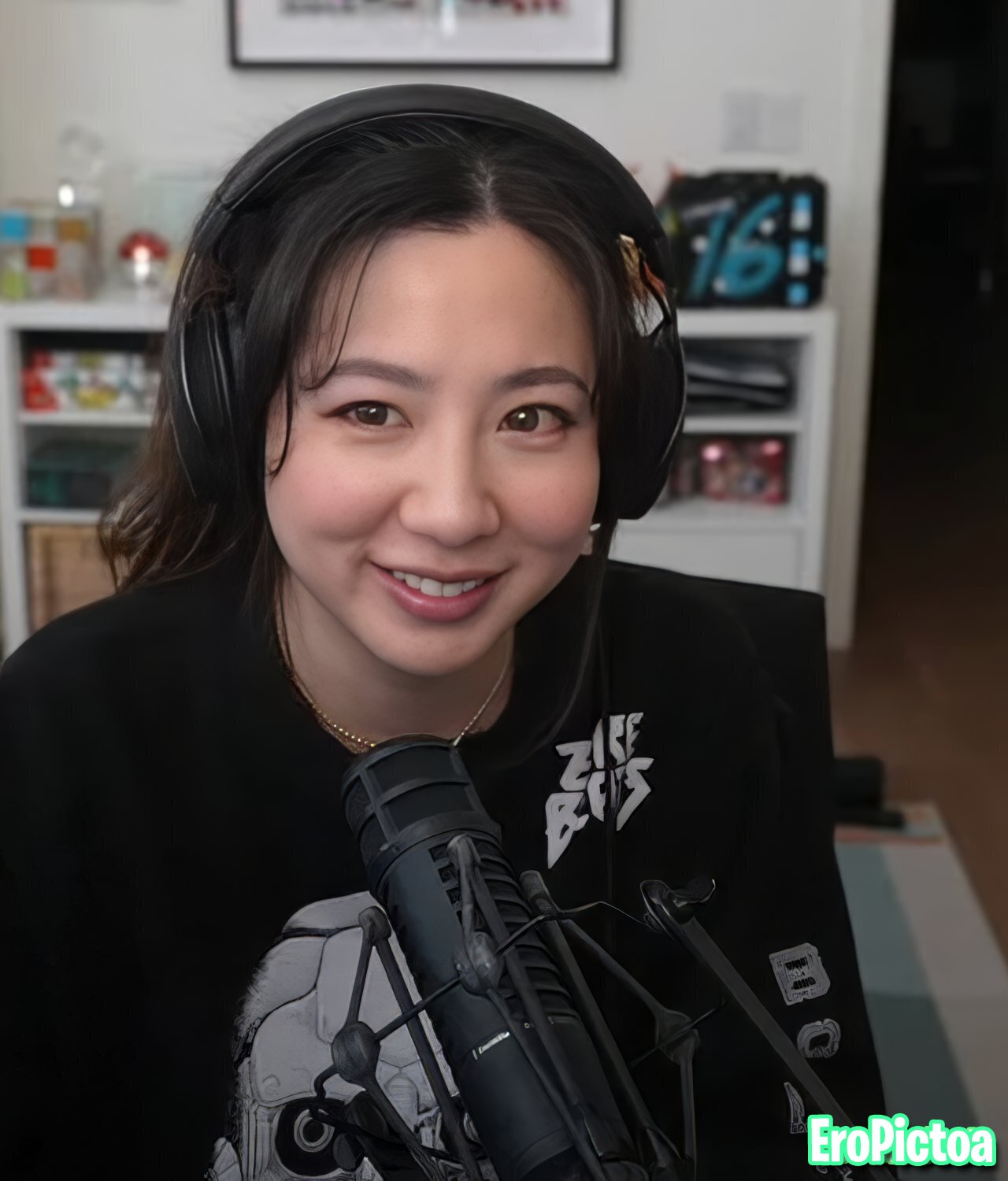 Fuslie [5] photo featuring twitch streamer - Part 11
