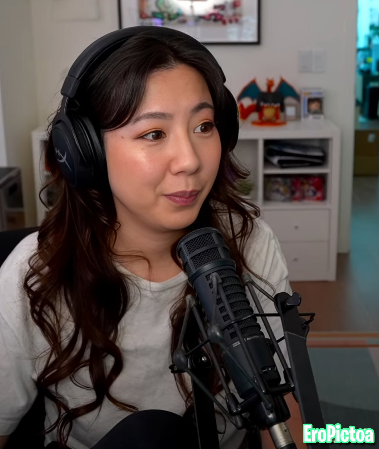Fuslie [5] photo featuring influencer - Part 33