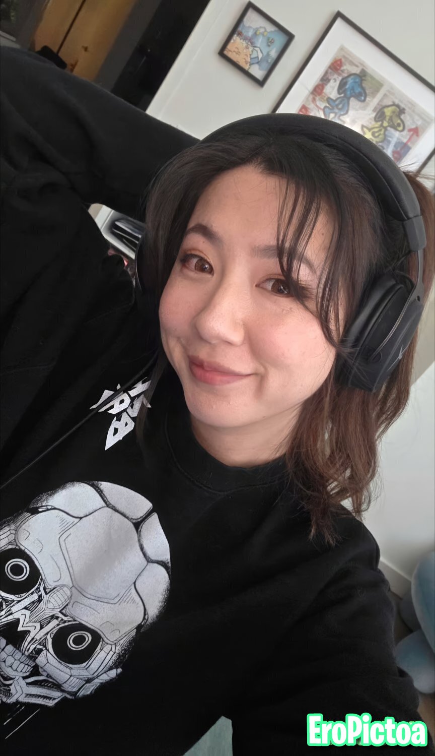 Fuslie [5] photo featuring twitch streamer - Part 59