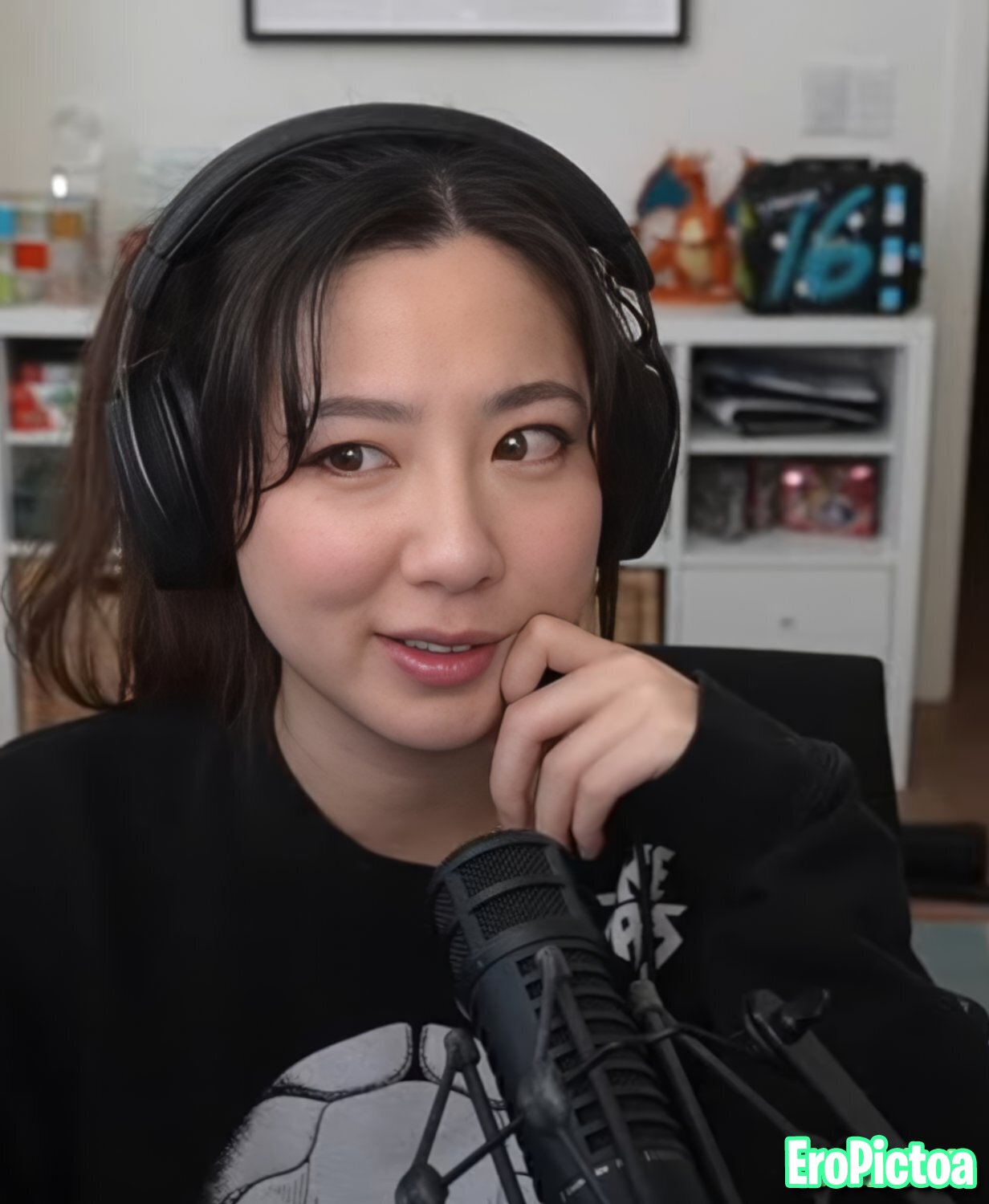 Fuslie [5] photo featuring influencer - Part 65